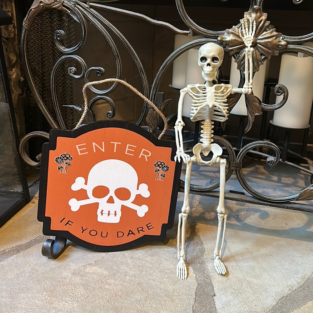 NWT Set of Halloween Skeleton Hanging Sign and Posable Mini Skeleton
